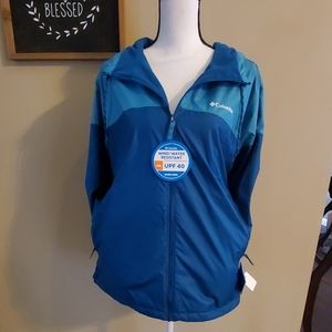 Bnwt womens Columbia wind/rain jacket.size 2XL